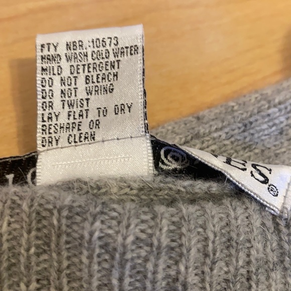 VERONICA JONES | 1960’S SWEATER - Picture 10 of 10